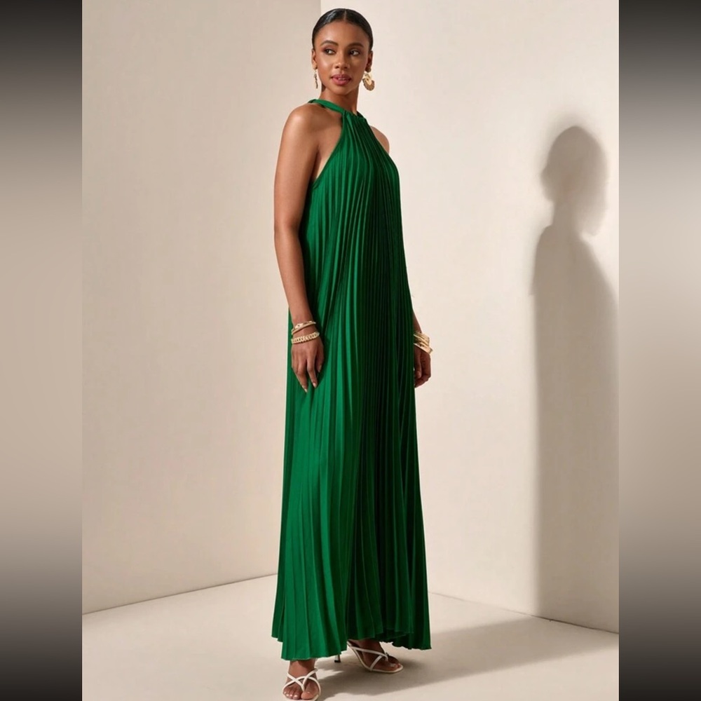 NEW PLUS ❤️‎ / Regular Size -  Elegant Green Halter Maxi Dress - Picture 7 of 10